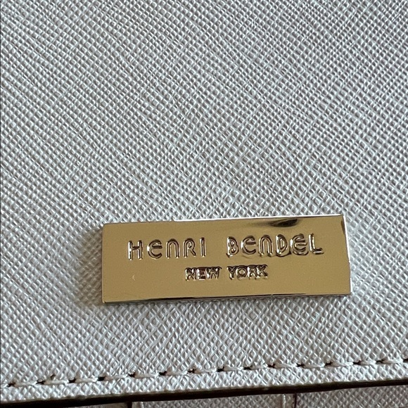 Henri Bendel Light Grey Crossbody Bag with Patterned Strap - Picture 2 of 6